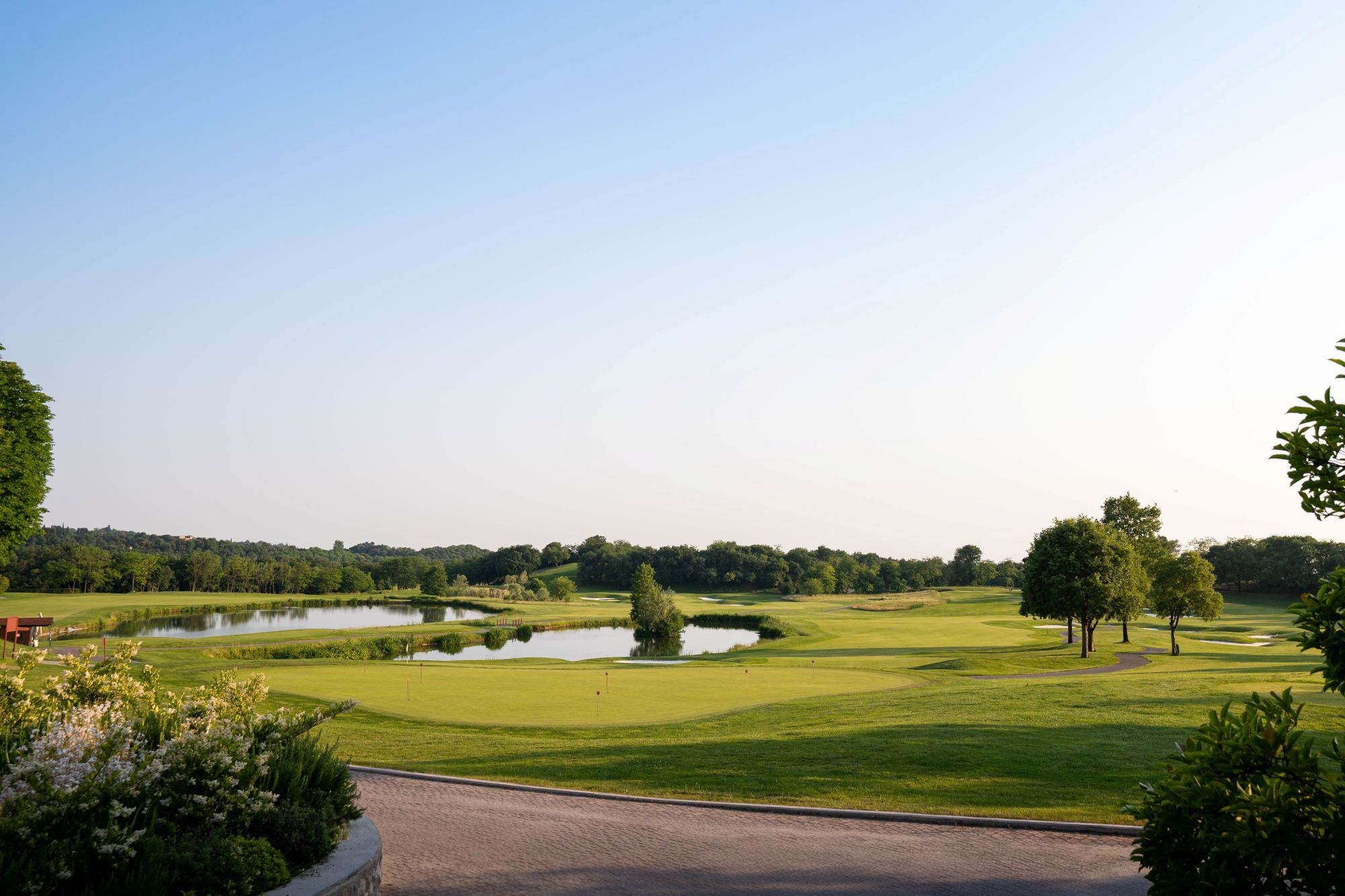 Stay & Play 7 Nights + 3 Green Fee